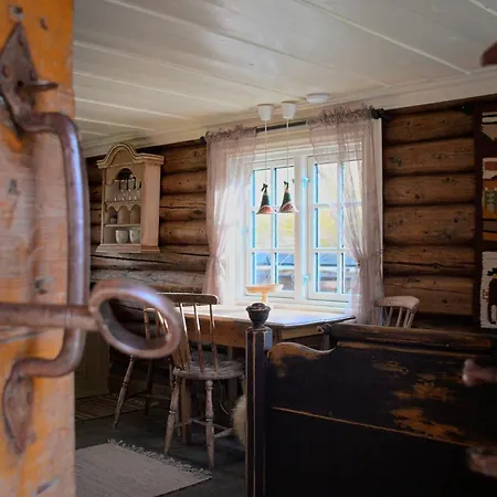 Nydelig Hyttetun Pa Torpoasen